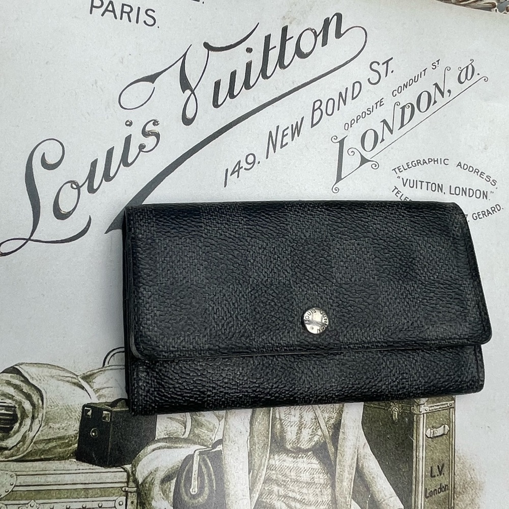 Authentic Large Louis Vuitton Damier Graphite Porte Cles Voiture Key Case❤️